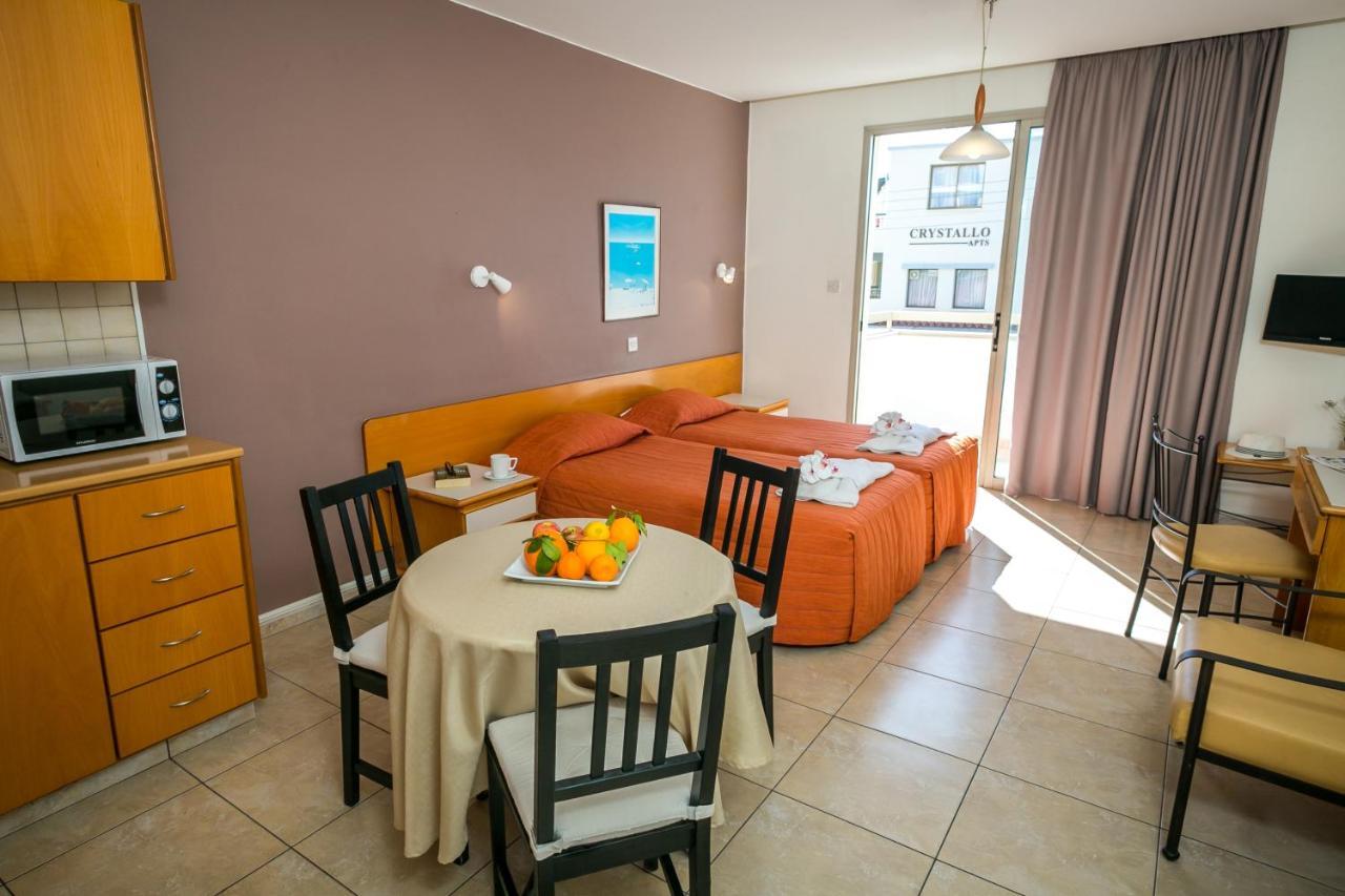 Crystallo Apartments Paphos Exterior foto