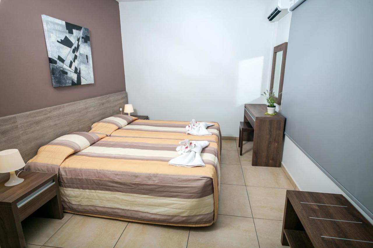 Crystallo Apartments Paphos Exterior foto