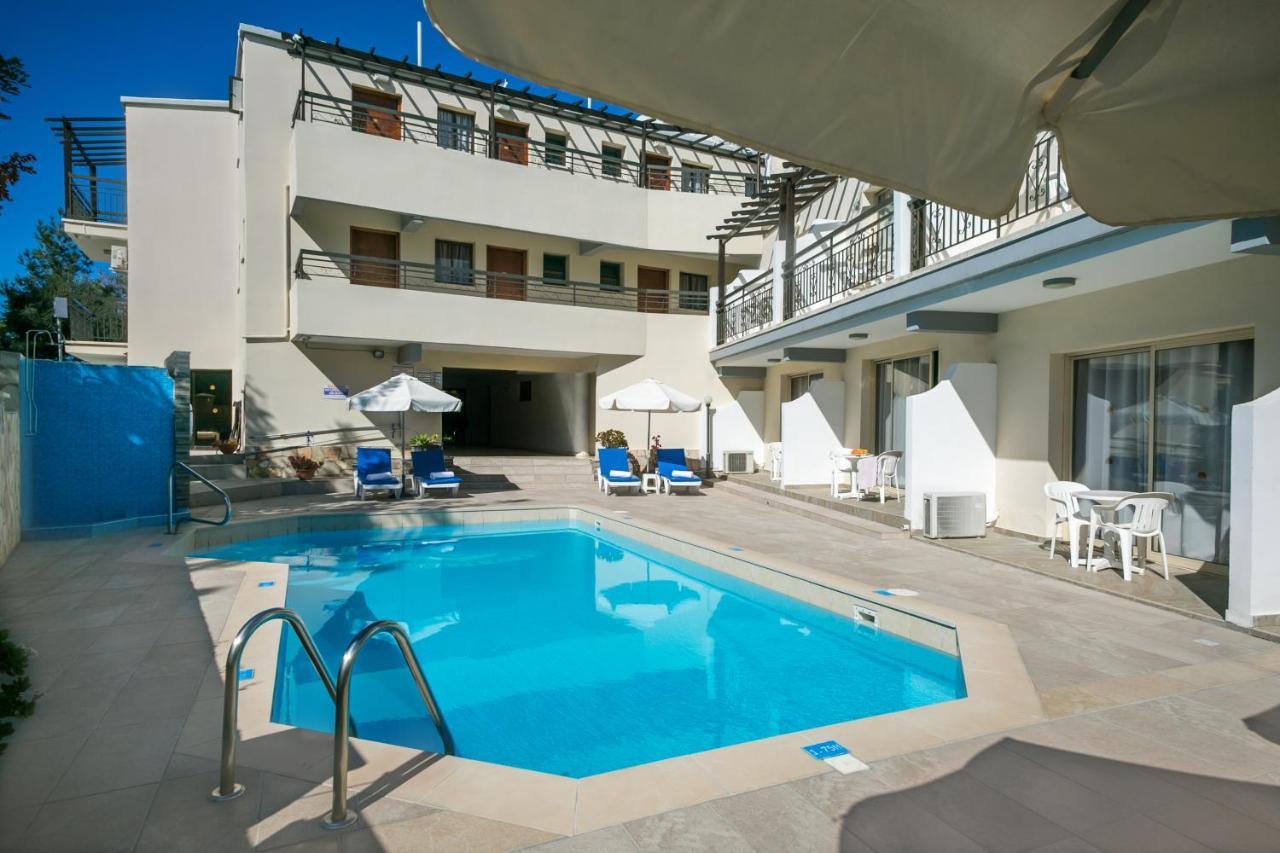 Crystallo Apartments Paphos Exterior foto