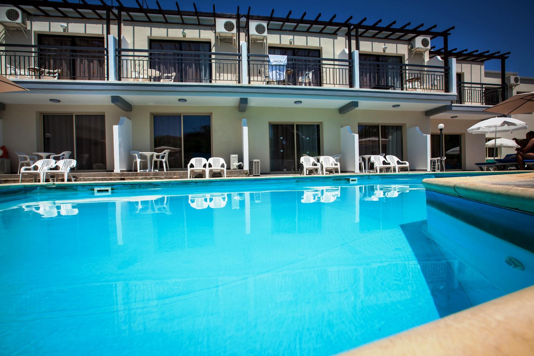 Crystallo Apartments Paphos Exterior foto