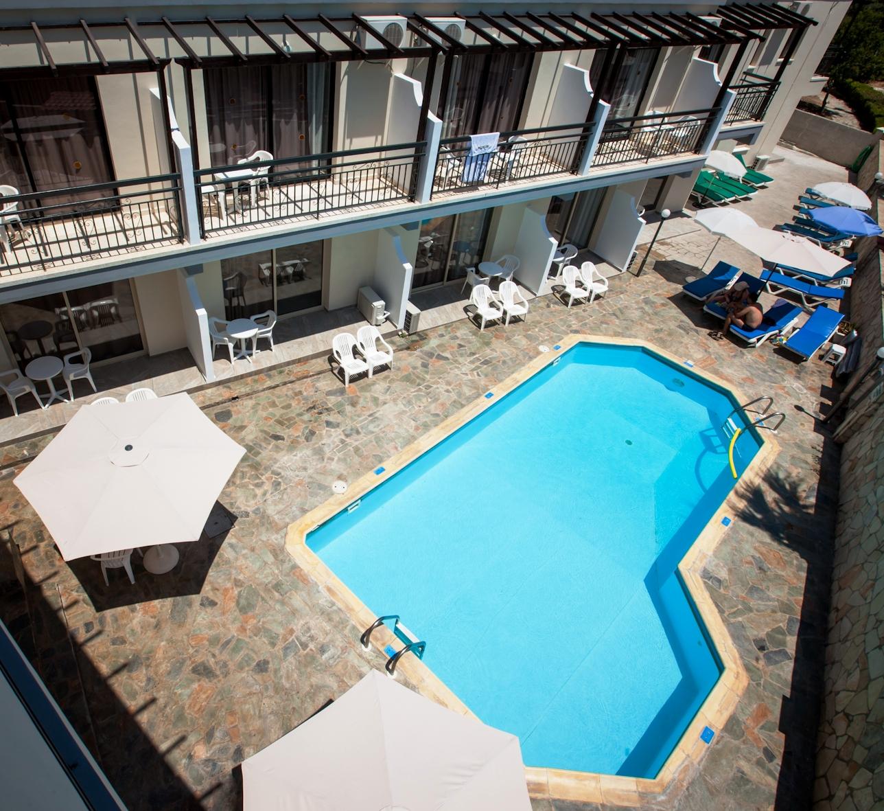 Crystallo Apartments Paphos Exterior foto