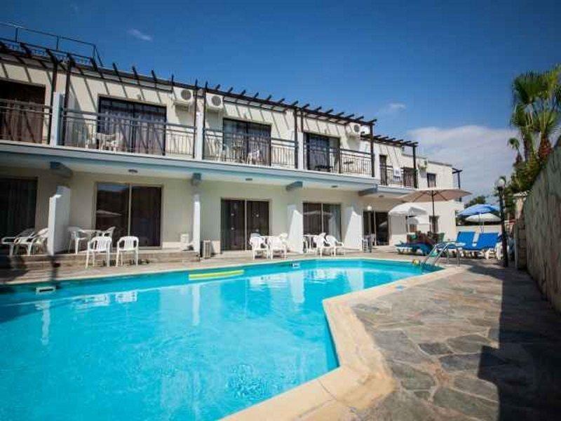 Crystallo Apartments Paphos Exterior foto