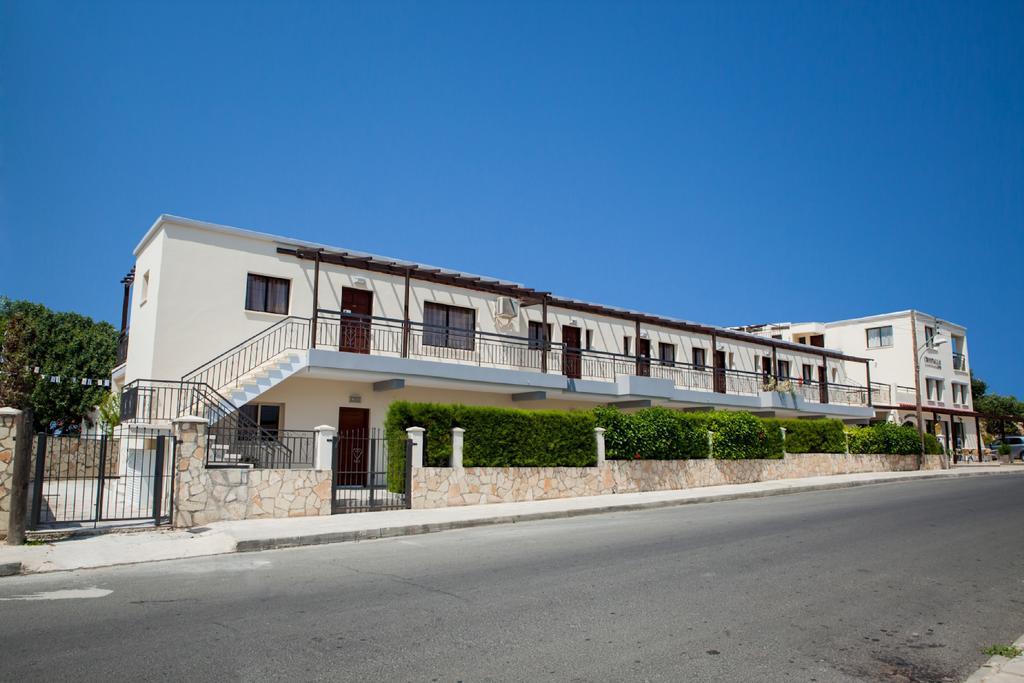 Crystallo Apartments Paphos Exterior foto