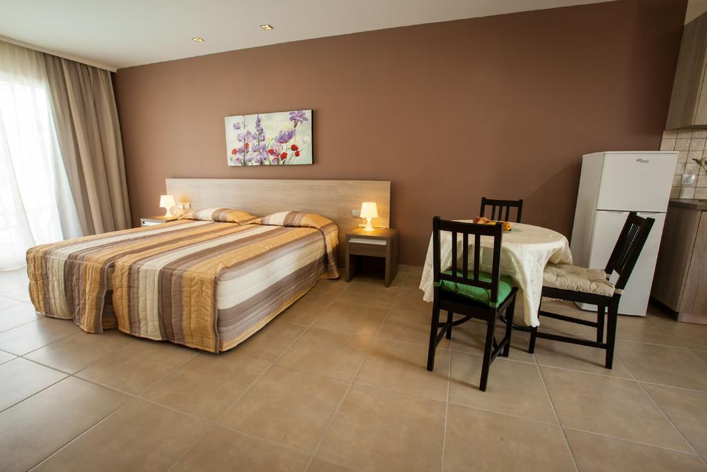 Crystallo Apartments Paphos Exterior foto