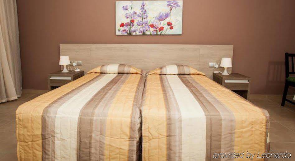Crystallo Apartments Paphos Exterior foto