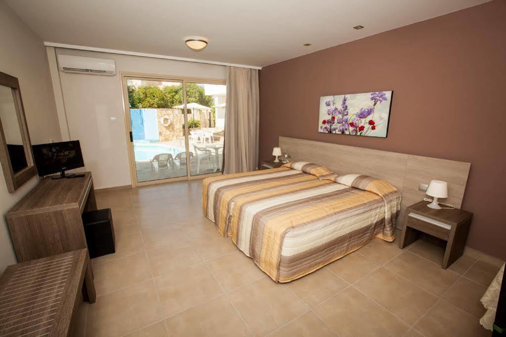 Crystallo Apartments Paphos Exterior foto